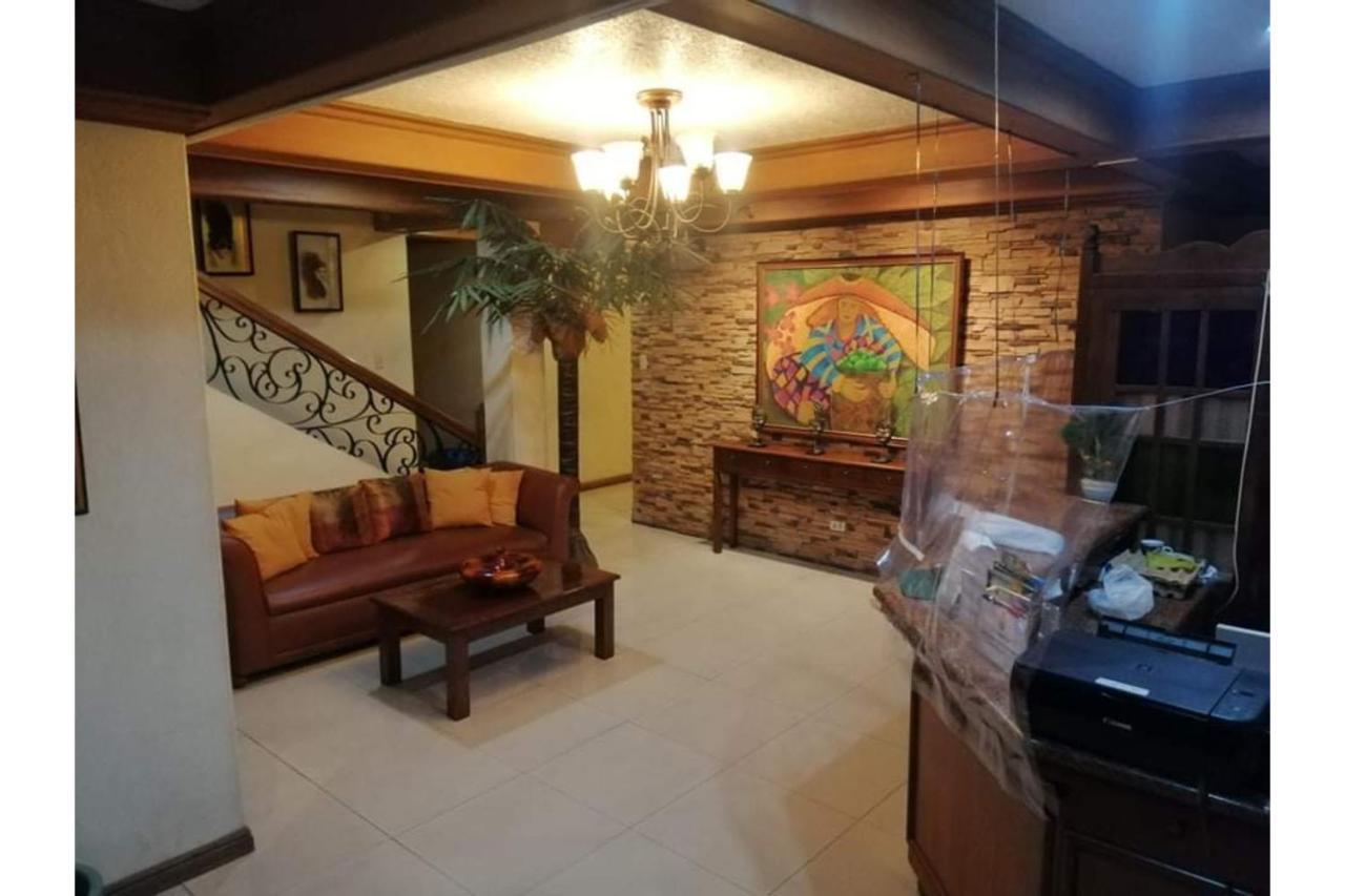 Reddoorz At Casa Marabella Villamonte Bacolod City ภายนอก รูปภาพ