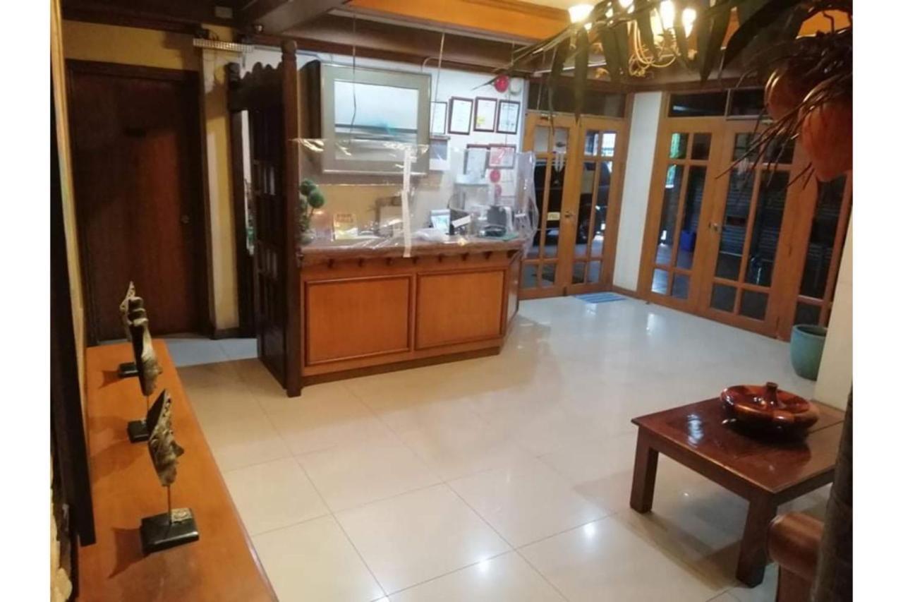 Reddoorz At Casa Marabella Villamonte Bacolod City ภายนอก รูปภาพ