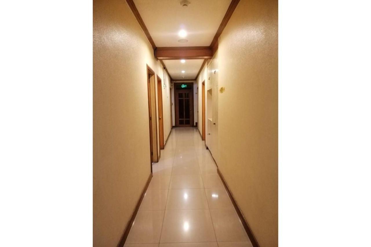 Reddoorz At Casa Marabella Villamonte Bacolod City ภายนอก รูปภาพ