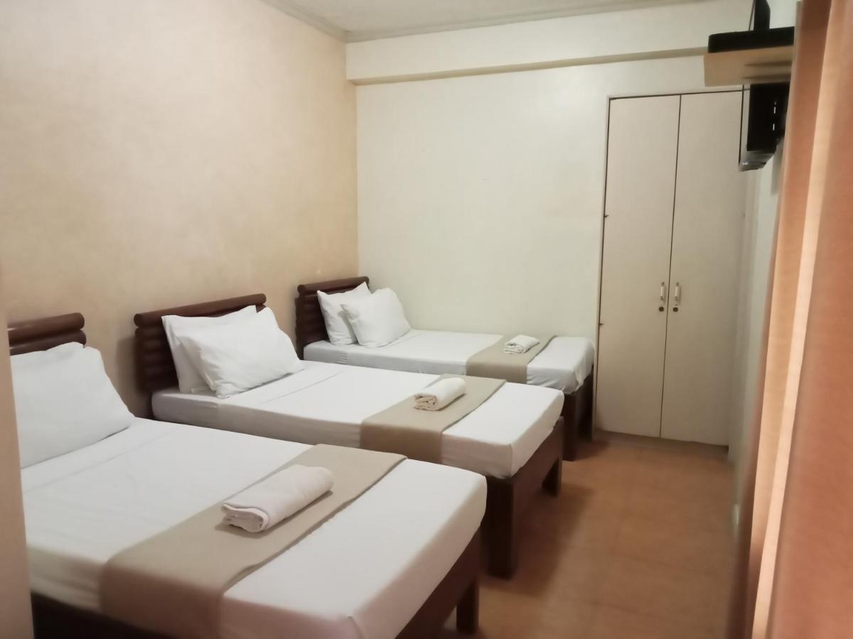 Reddoorz At Casa Marabella Villamonte Bacolod City ภายนอก รูปภาพ