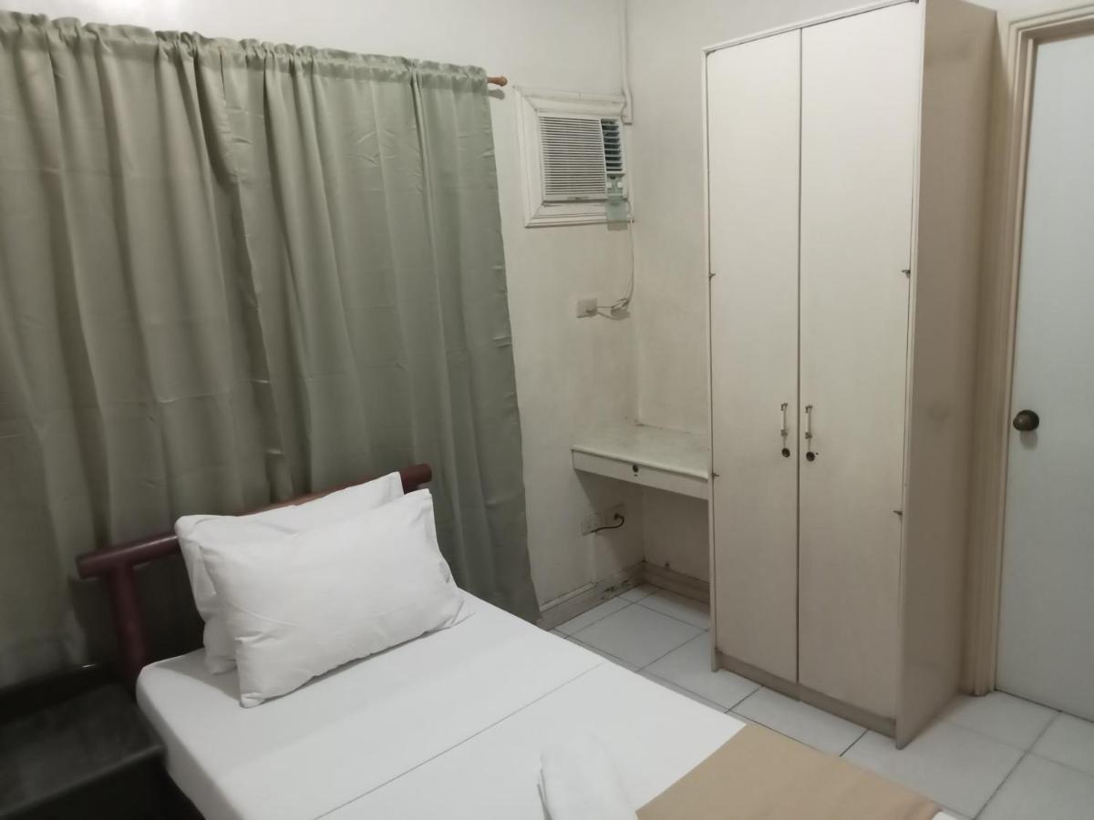 Reddoorz At Casa Marabella Villamonte Bacolod City ภายนอก รูปภาพ