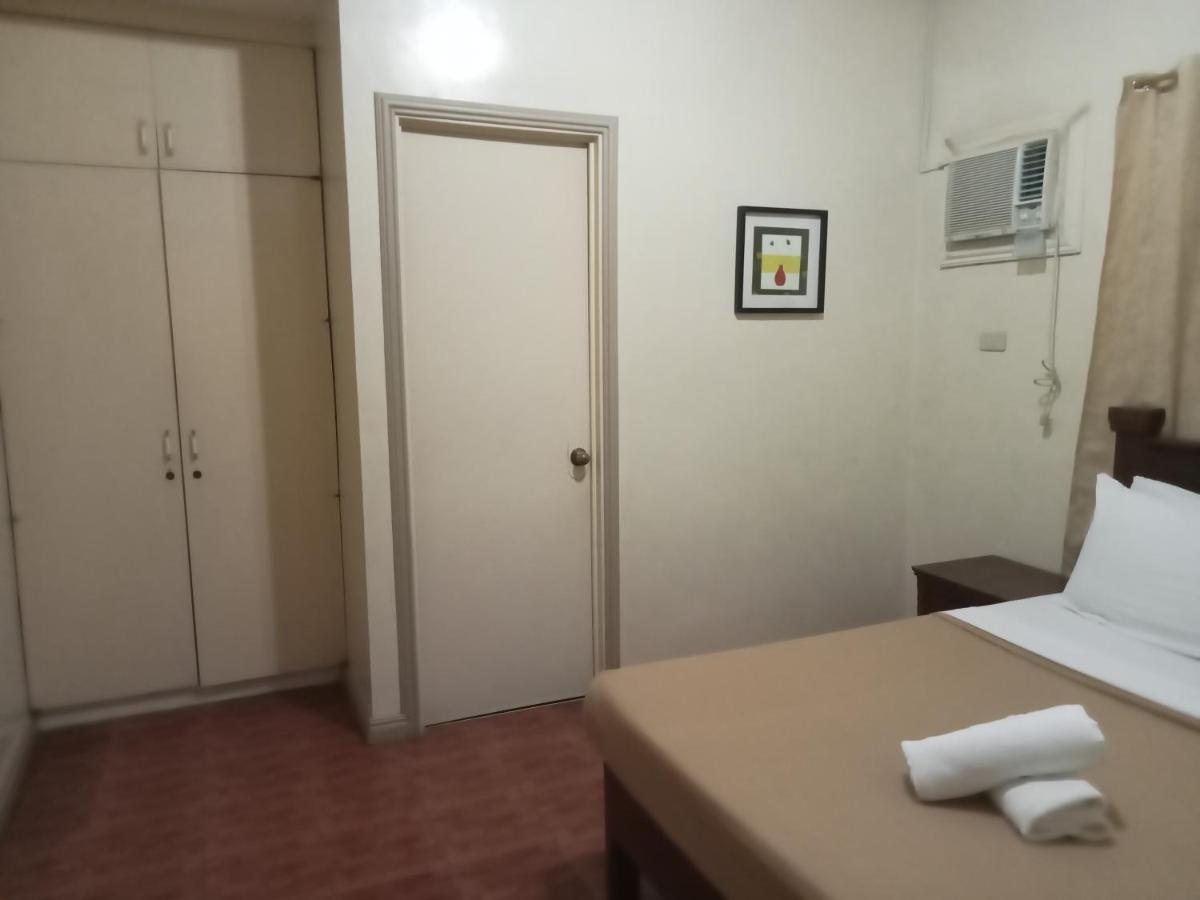 Reddoorz At Casa Marabella Villamonte Bacolod City ภายนอก รูปภาพ