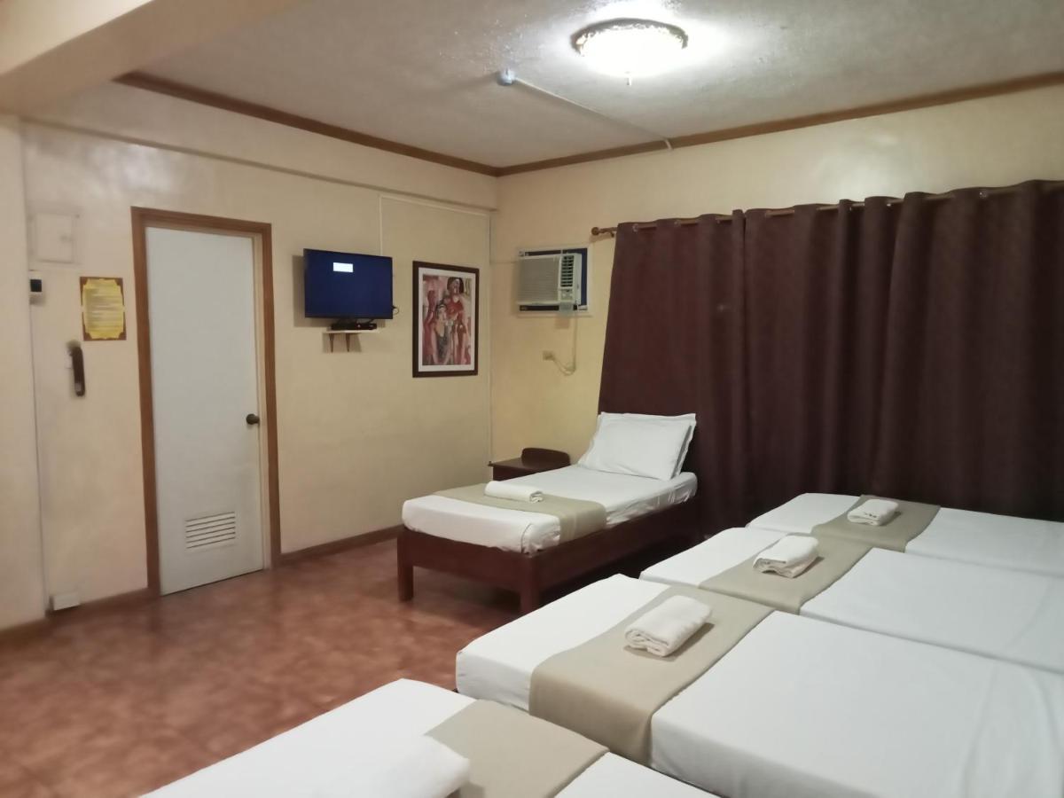 Reddoorz At Casa Marabella Villamonte Bacolod City ภายนอก รูปภาพ