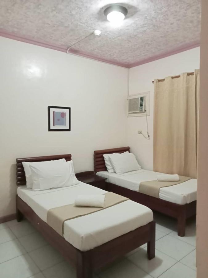 Reddoorz At Casa Marabella Villamonte Bacolod City ภายนอก รูปภาพ